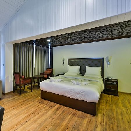 Hotel Metropolis Srīnagar Esterno foto