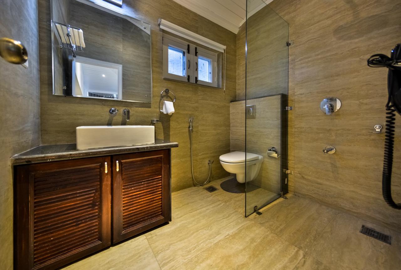 Hotel Metropolis Srīnagar Esterno foto