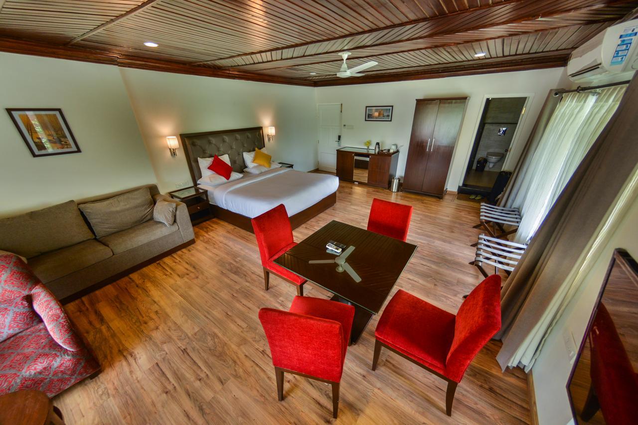 Hotel Metropolis Srīnagar Esterno foto