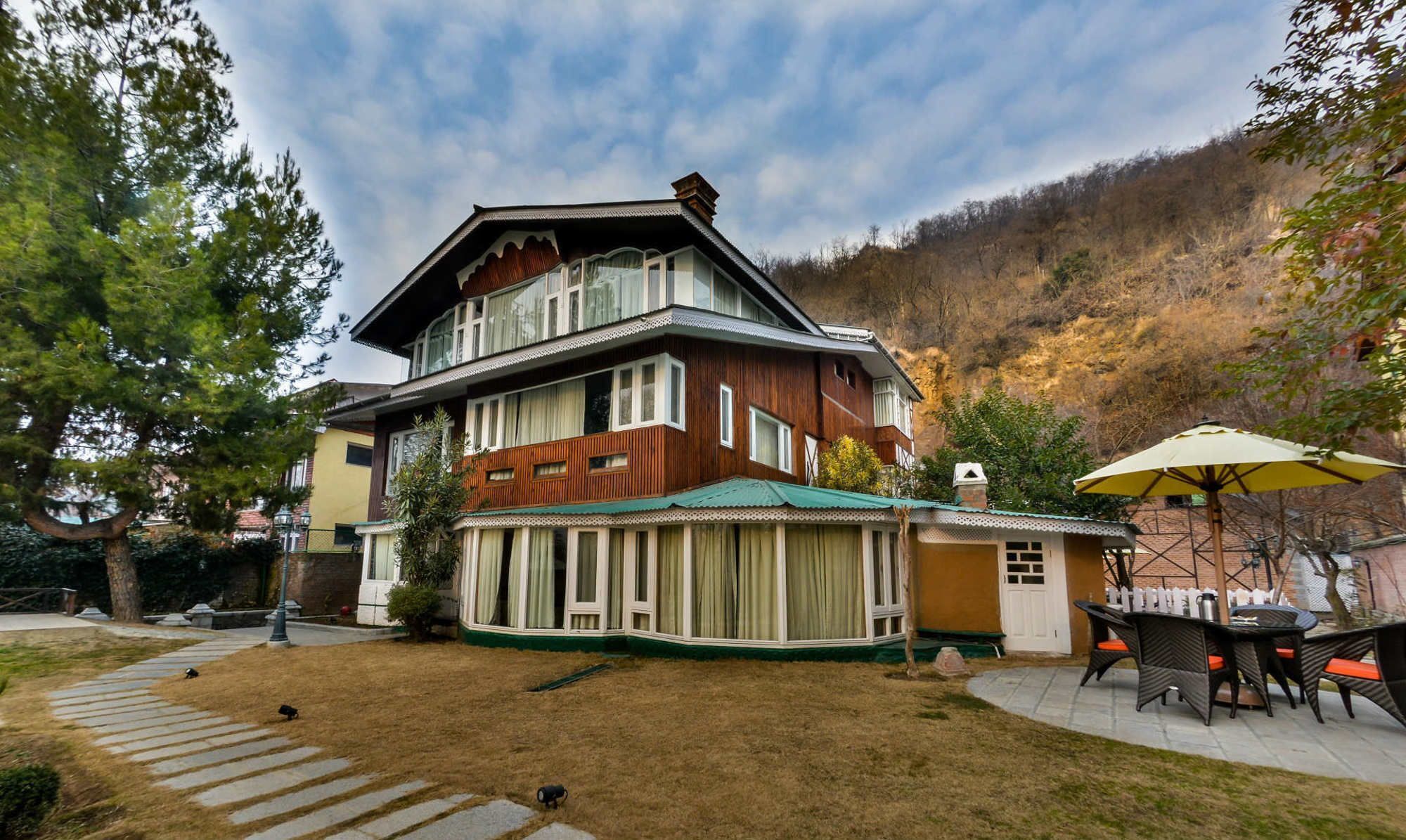 Hotel Metropolis Srīnagar Esterno foto